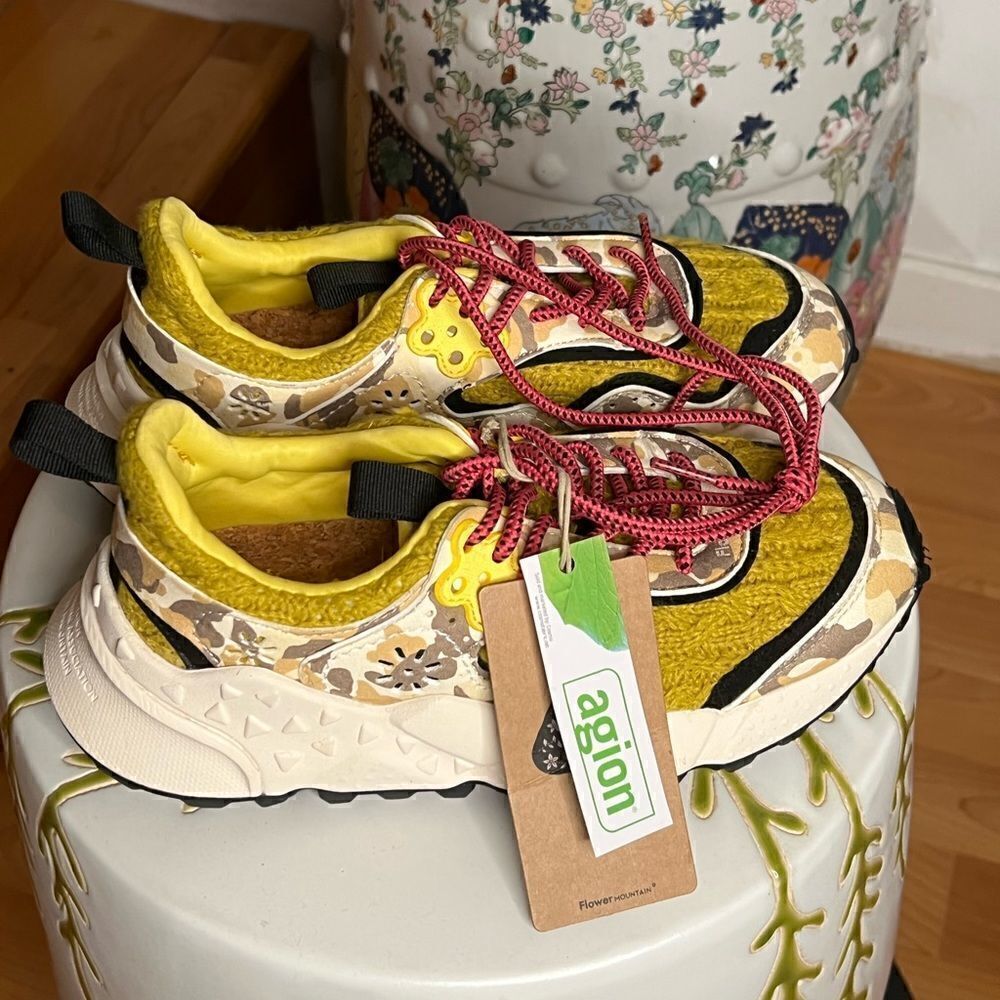 Free People FLOWER MOUNTAIN
Sneakers  - Picture 7 of 8